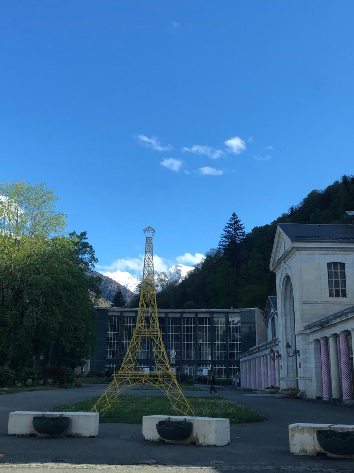 Appart T 3 Bagneres-De-Luchon Vue Montagne - Piscine Mi Juin Exterior photo